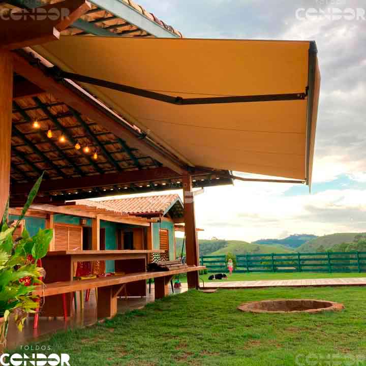 toldo articulado premium aberto visto por baixo